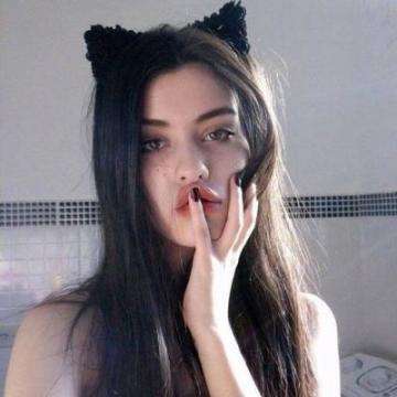 章子怡晒两个女儿照片,网友:大女儿和私下差别太大